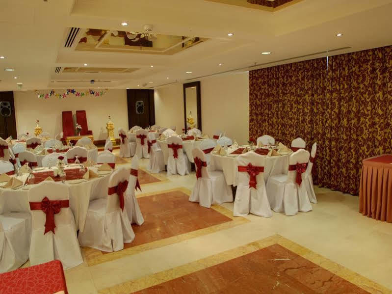 Sharjah Palace Hotel Екстериор снимка
